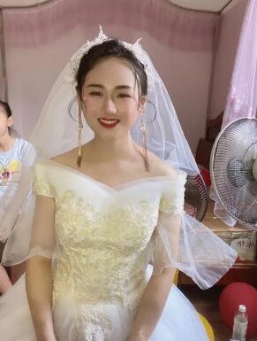 太原亞美風尚美學研學社的新娘跟妝師怎么樣?多少錢?